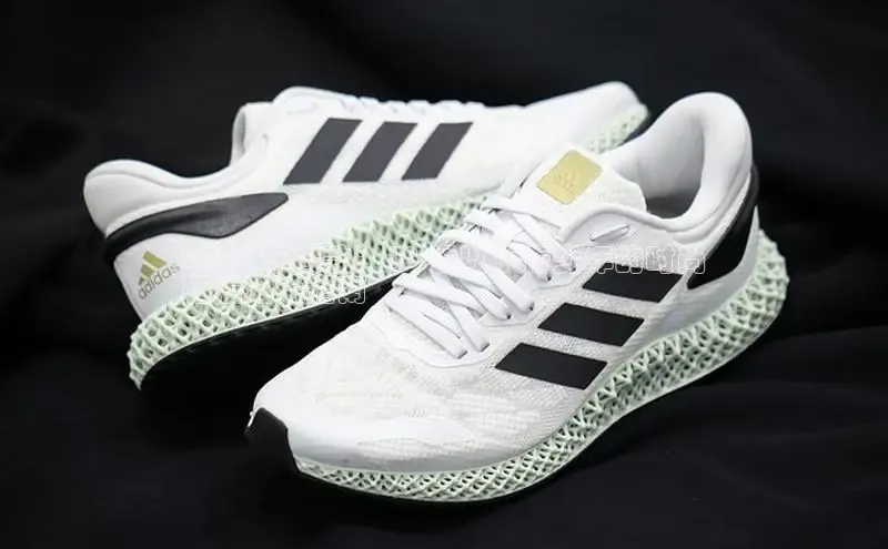 意昂体育百度Apollo2024 年爆款：18 岁以下青少年的时尚
鞋履潮流指南