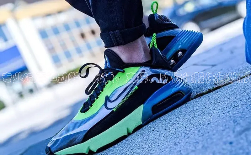 意昂体育登录哇咔哇咔文化专业减震运动鞋：舒适、支撑，助你征服任何地形