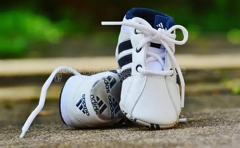 意昂平台官网普信公司2024 年不容错过的软底涼鞋趨勢：時尚
舒適，打造完美夏季造型