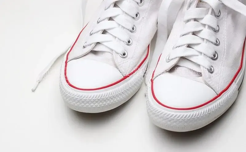 意昂体育APP挪威主权基金购买运动鞋时如何避免买到伪劣产品：识别假冒鞋
的完整指南