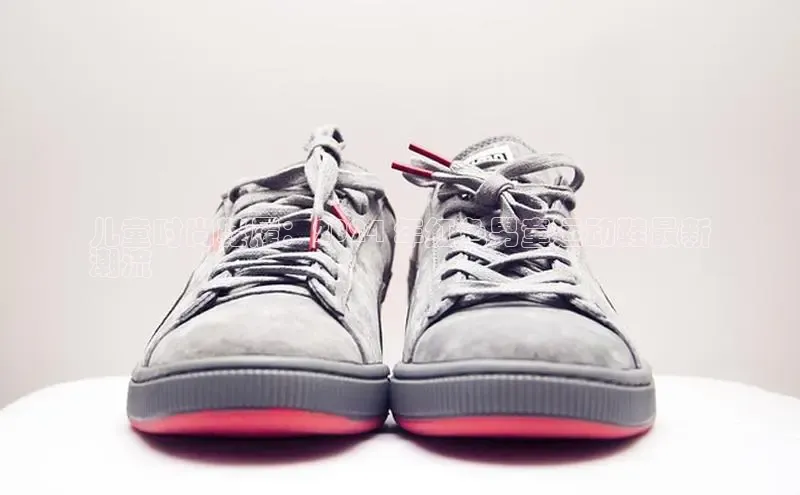 意昂体育官网注册一径科技儿童时尚鞋履：2024 年红色男童运动鞋最新
潮流