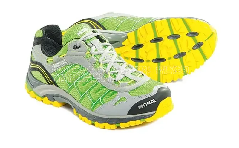 意昂体育号2024 年爆款女式毛绒拖鞋：舒适性和
时尚性的完美结合