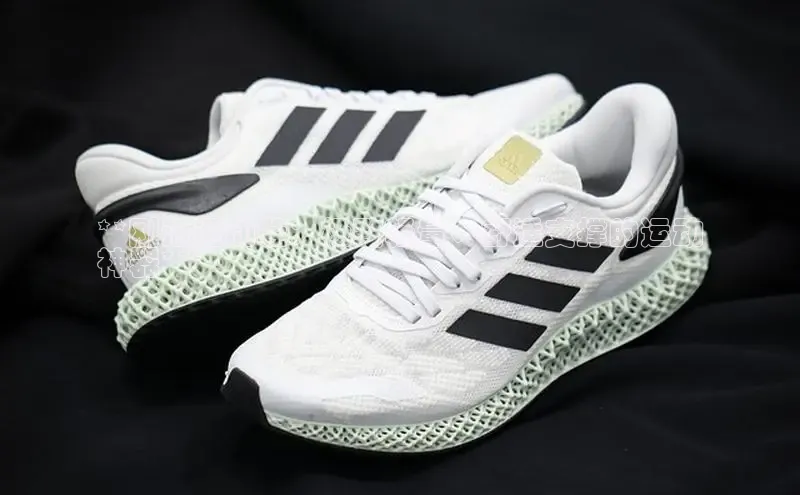 意昂体育登录哇咔哇咔文化**刚派运动鞋：极致轻量、舒适支撑的运动
神器**